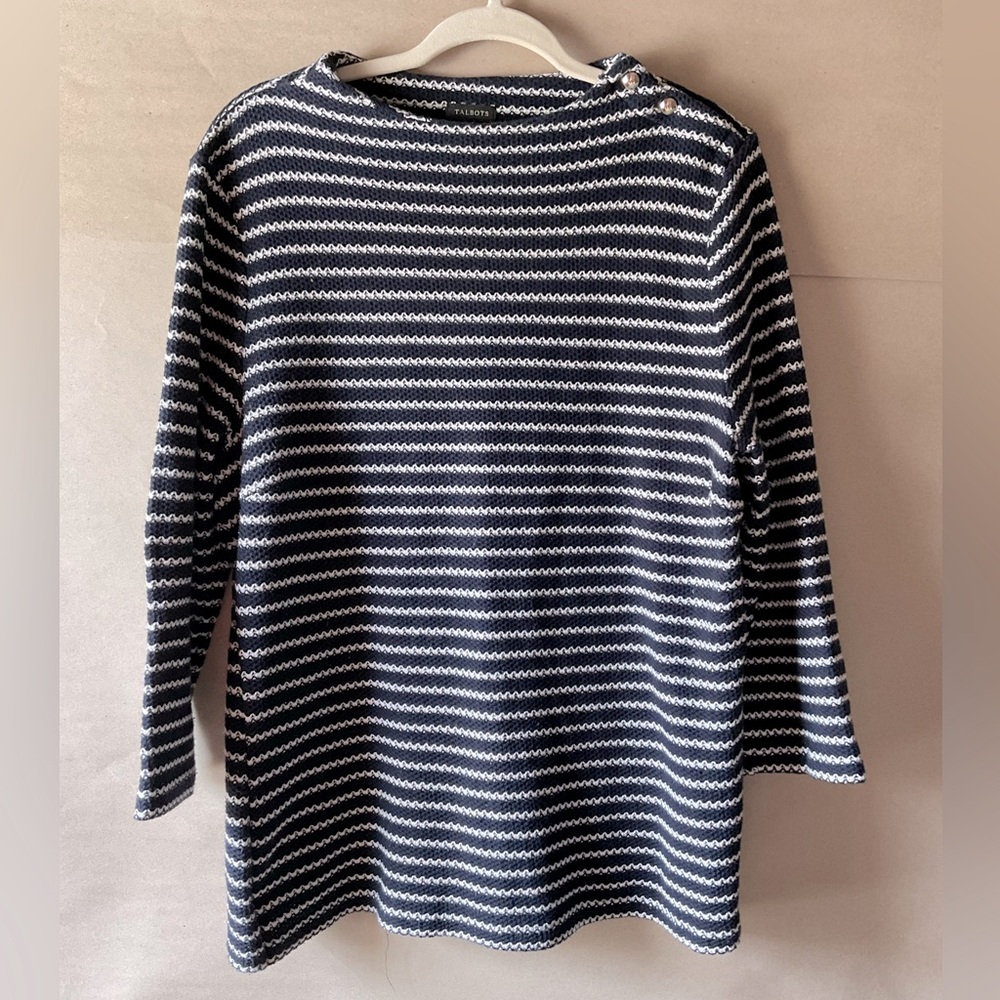 Talbots 3/4 sleeve sweater. Navy & white. Size XL